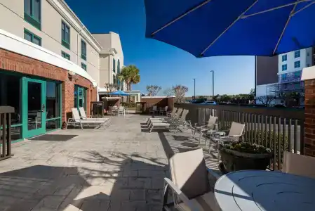Holiday Inn Express & Suites i-95 & i-20 Civic Ctr, An Ihg - 20