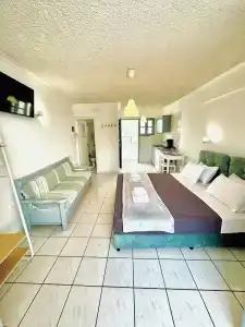 Zacharakis Studios - 123