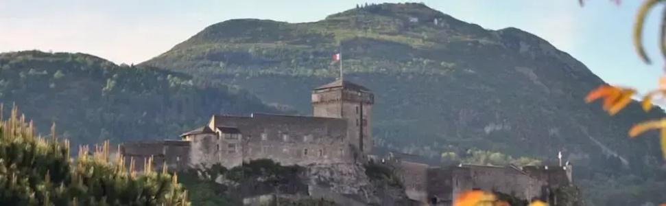 Logis Castel De Mirambel - 18