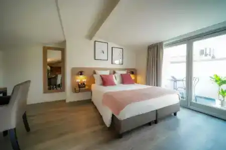 Bergamo Inn 15 - 50