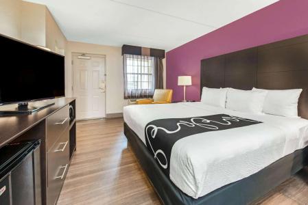 La Quinta Inn by Wyndham Miami Airport North - 2