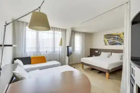 Novotel Suites Paris Montreuil Vincennes - 8