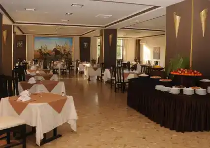 Oasis & Spa - 21