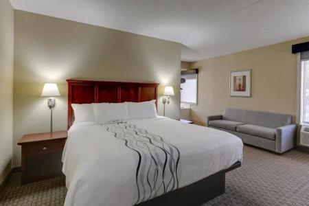 Barrington & Suites - 49