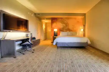 Courtyard by Marriott - 85