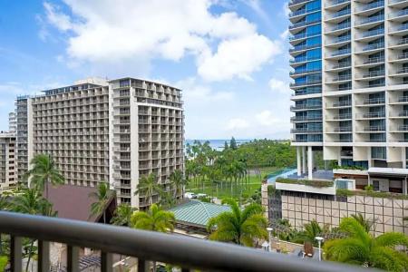 Embassy Suites by Hilton Waikiki Beach Walk - 90