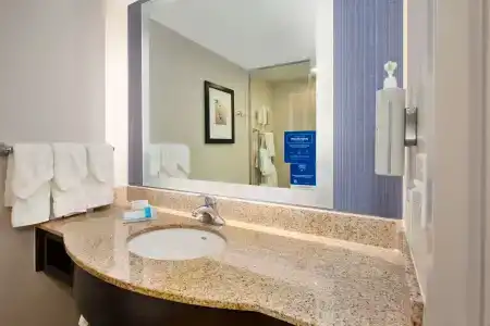 Hilton Garden Inn Virginia Beach Oceanfront - 8