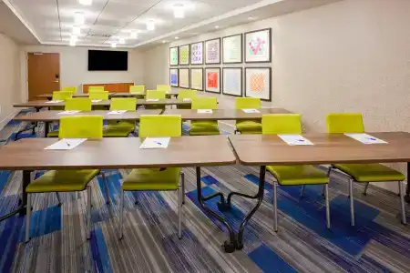 Holiday Inn Express and Suites Downtown, an IHG - 33