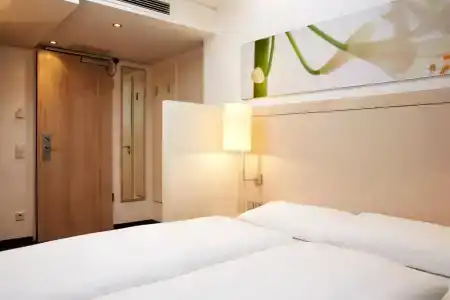 H+ München - 38