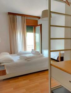 Regina - 64