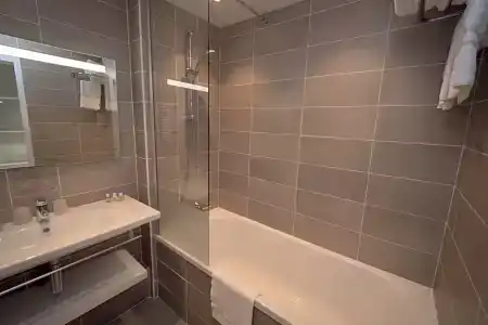 Best Western Plus Le Roof Vannes Bord De Mer - 60