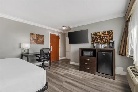 Best Western Plus La Mid-Town - 34