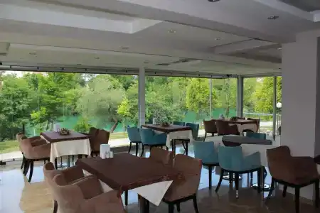 River - 10