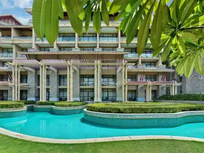 Hilton Sanya Yalong Bay Resort & Spa - 0