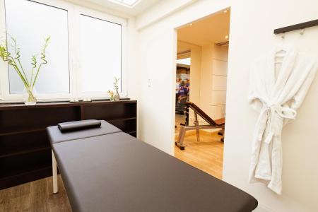 Best Western Plus Embassy - 16