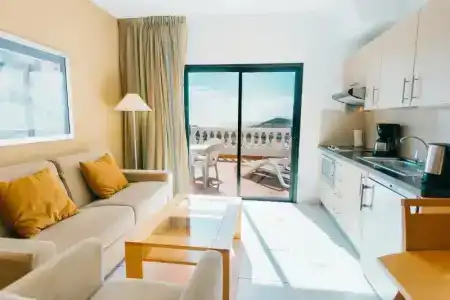 Hollywood Mirage - Excels & Resorts - 11
