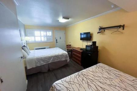 Van Ness Inn - 25