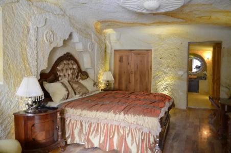 Golden Cave Suites - 84