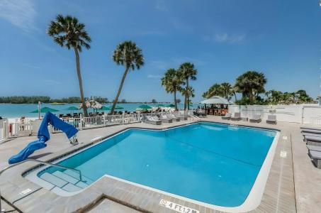 DreamView Beachfront & Resort - 19
