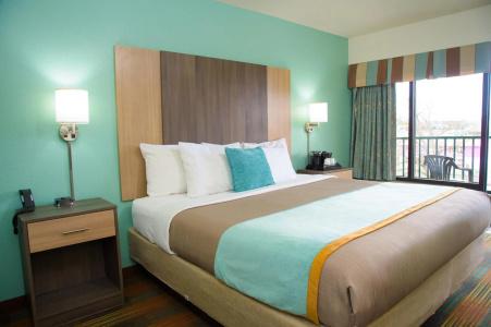 Pigeon River Inn - 2