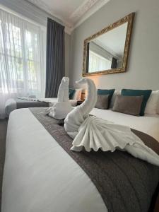 Tudor Court - 41