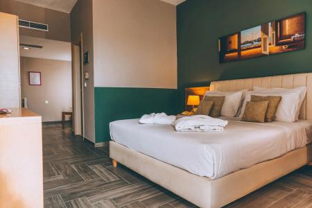 Apollo Resort Art - 114