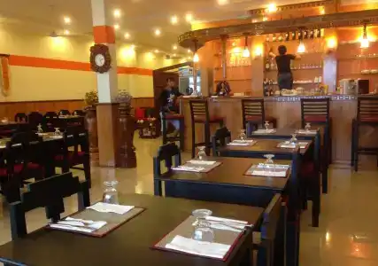 Moon River & Restaurant - 11