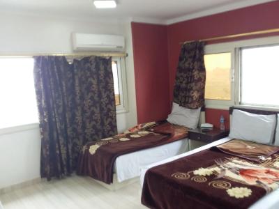 Isis Hostel 2 - 4