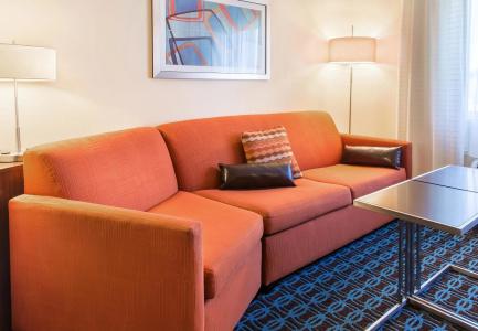 Fairfield Inn & Suites - 12