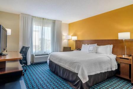 Fairfield Inn West - 32