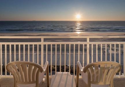 Courtyard Virginia Beach Oceanfront / North 37th Street - 23