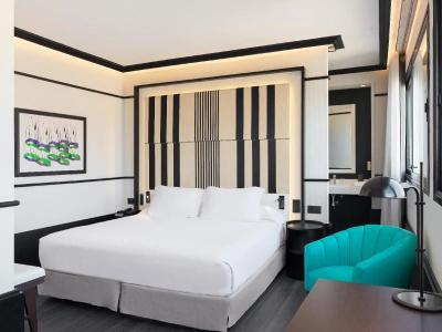 H10 Marina Barcelona - 9