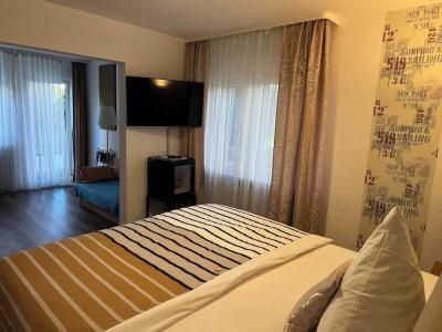 Garni Schick - 37
