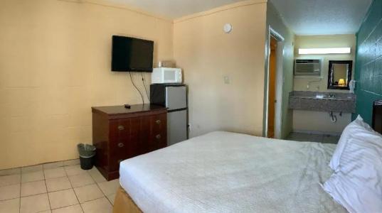 Pinn Road Inn and Suites Lackland AFB and Seaworld - 28