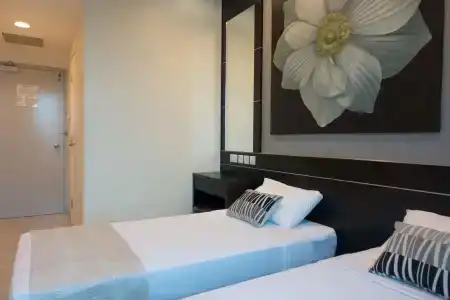 81 Changi - SG Clean - 5