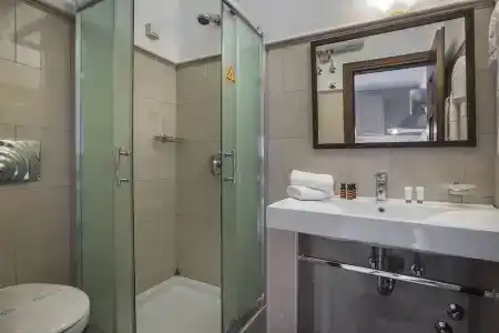 Balhambra Suites - Adults Only - 111