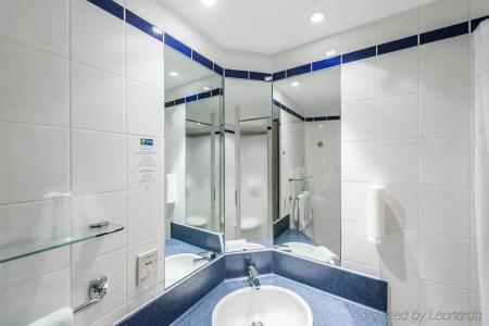 Holiday Inn Express Frankfurt Messe, An Ihg - 9