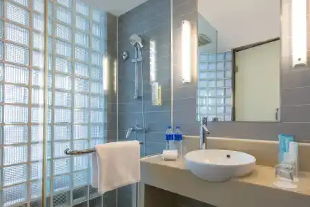Holiday Inn Express Jinqiao Central, An Ihg - 32