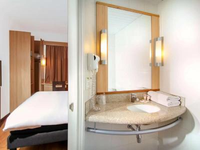 Ibis Providencia - 28