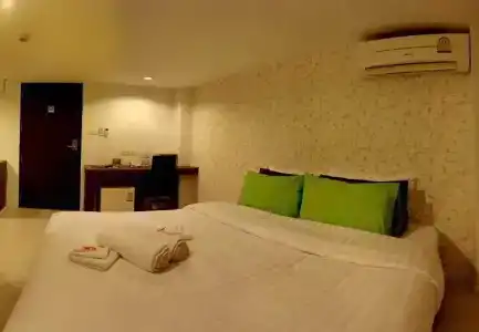 Nantra Silom - 46