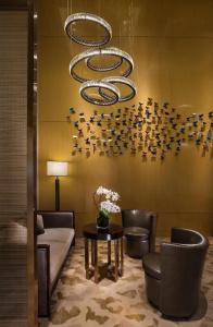 Hilton Wuhan Riverside - 20