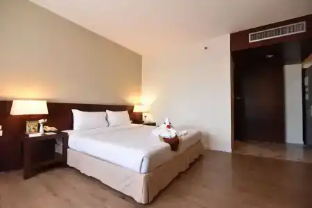 Golden Crown Grand - 54