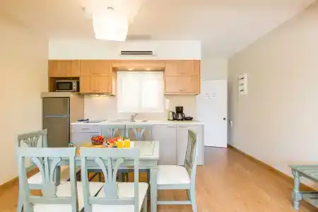 Trefon  and Family Suites - 57