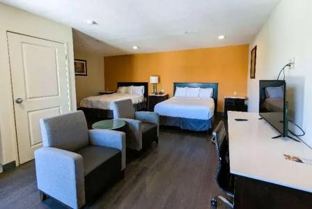Ramada by Wyndham Culver City - 18