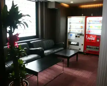 Livemax Esaka - 8