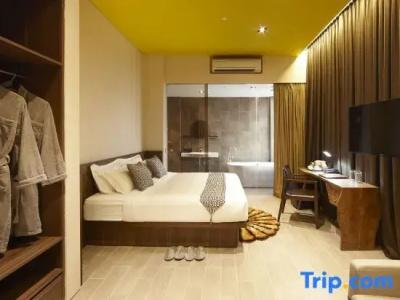 Yan (SG Clean, Staycation Approved) - 60