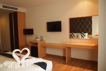 iCheck inn Central Patong - 6