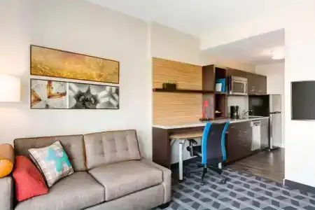 TownePlace Suites by Marriott Orlando Airport - 2