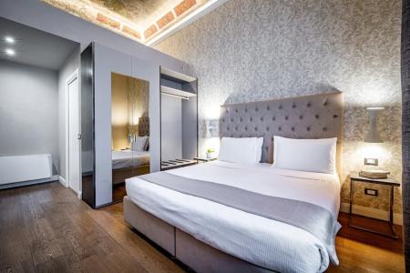 Martelli 6 Suite & - 63