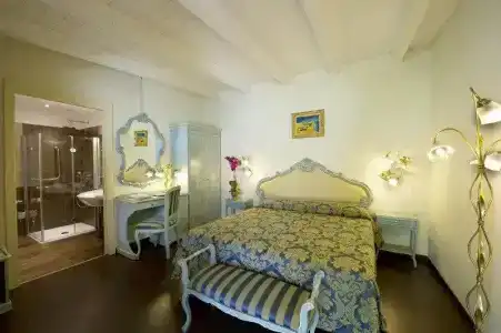 Viktoria Palace - 67